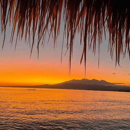 Star Bar And Bungalows Gili Islands Exterior photo