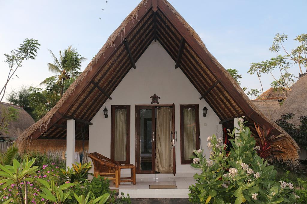 Star Bar And Bungalows Gili Islands Room photo