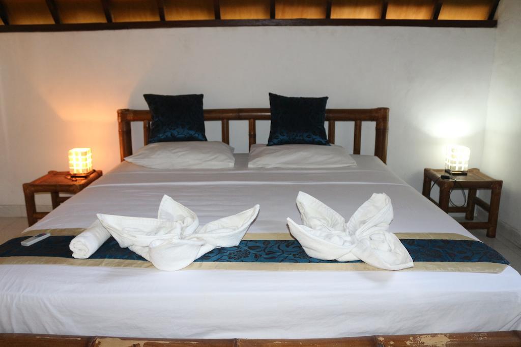 Star Bar And Bungalows Gili Islands Room photo