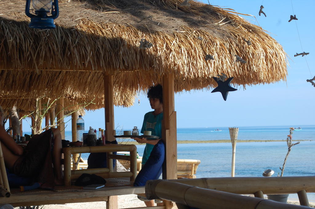 Star Bar And Bungalows Gili Islands Exterior photo