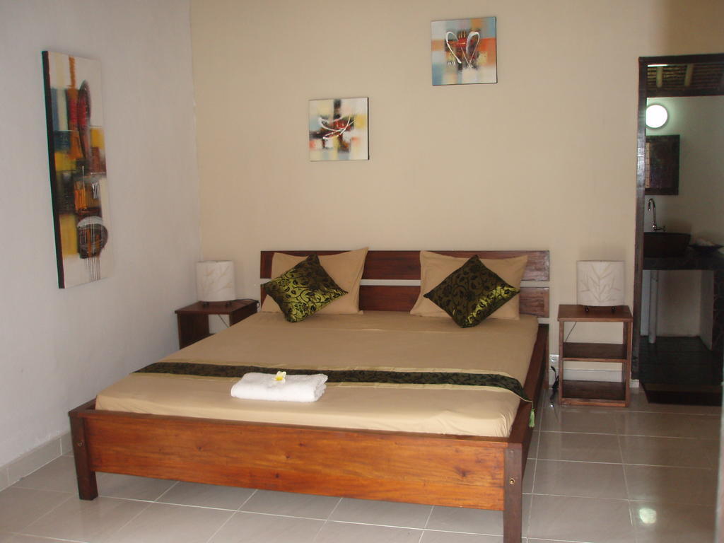Star Bar And Bungalows Gili Islands Room photo