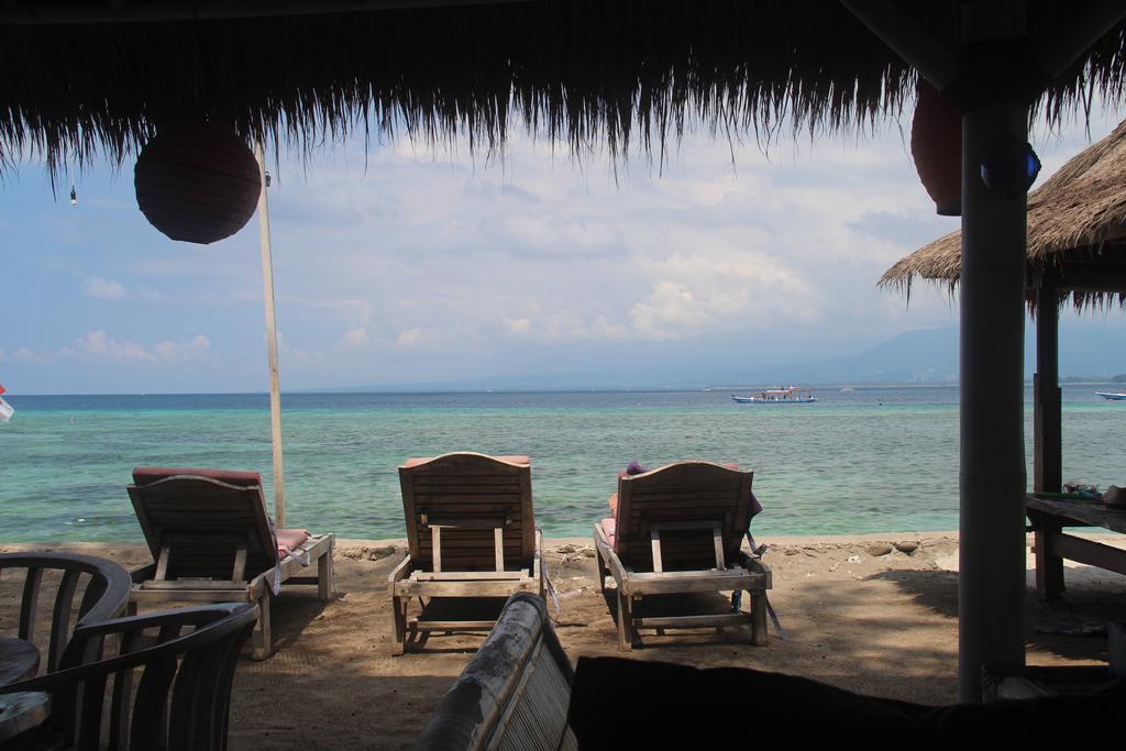 Star Bar And Bungalows Gili Islands Exterior photo