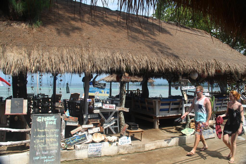 Star Bar And Bungalows Gili Islands Exterior photo