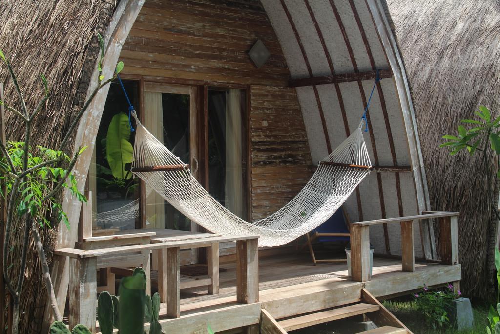Star Bar And Bungalows Gili Islands Exterior photo