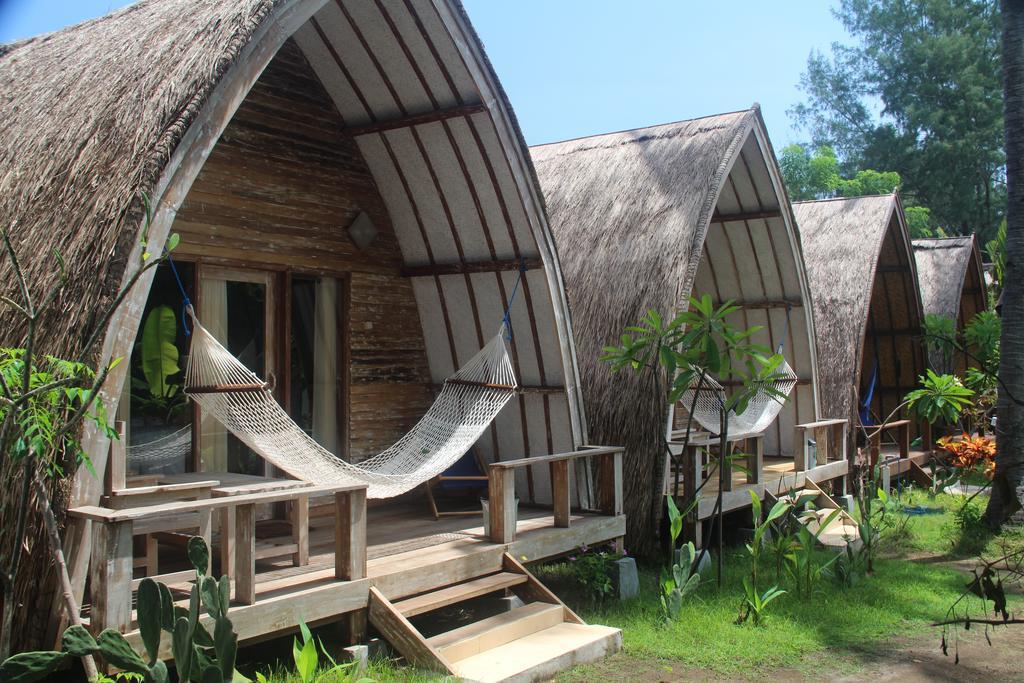 Star Bar And Bungalows Gili Islands Exterior photo