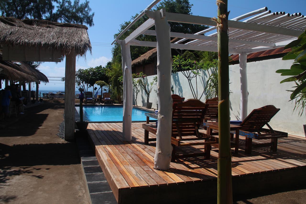 Star Bar And Bungalows Gili Islands Exterior photo