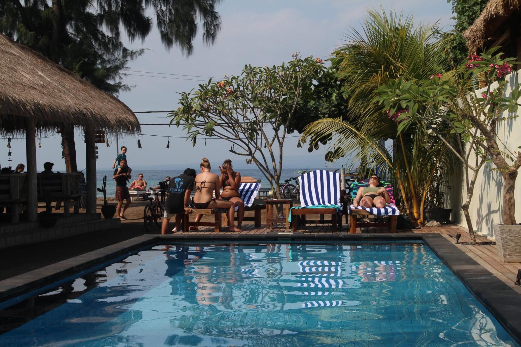 Star Bar And Bungalows Gili Islands Exterior photo