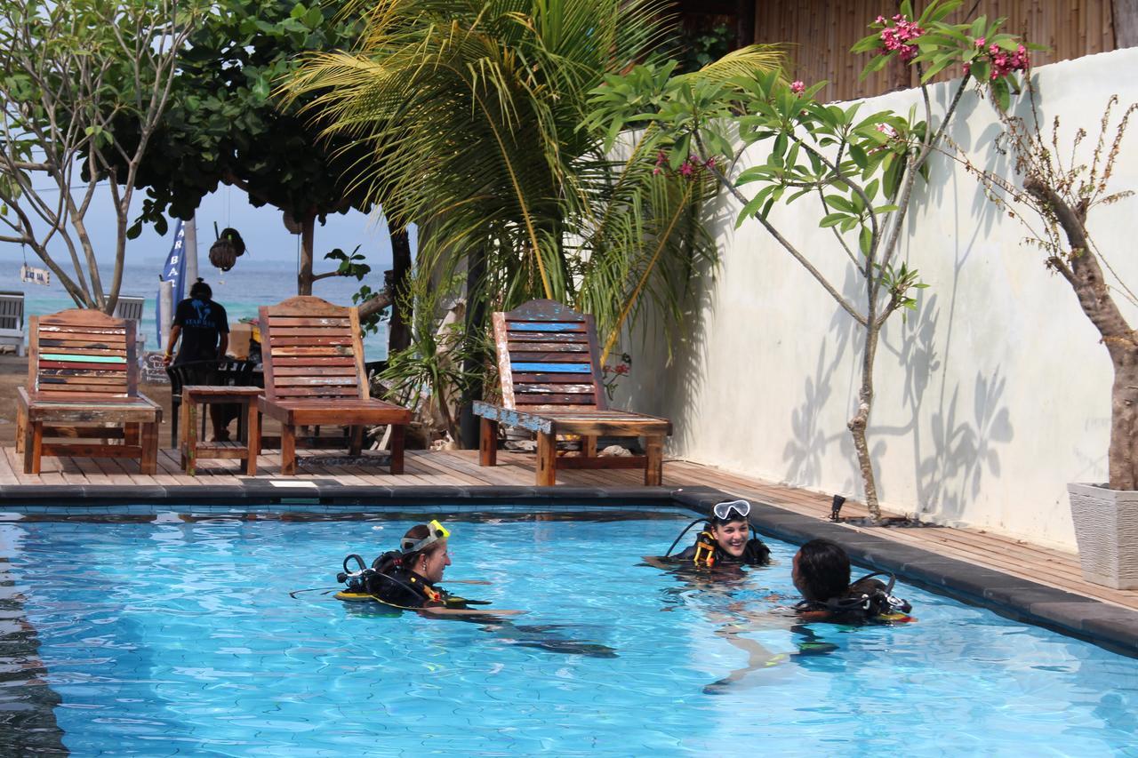 Star Bar And Bungalows Gili Islands Exterior photo