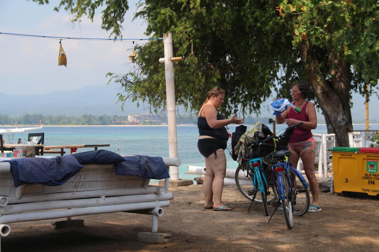 Star Bar And Bungalows Gili Islands Exterior photo
