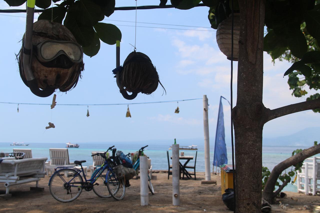 Star Bar And Bungalows Gili Islands Exterior photo