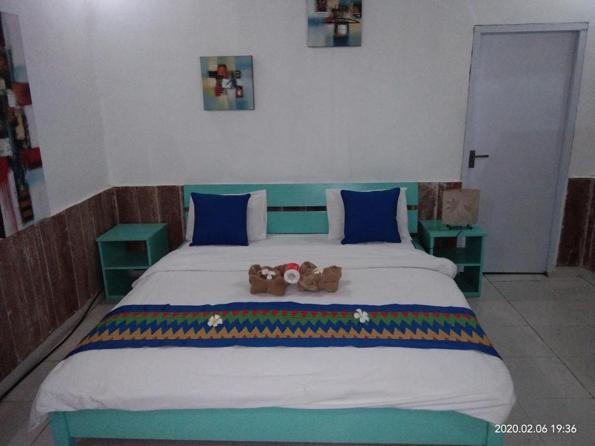 Star Bar And Bungalows Gili Islands Exterior photo